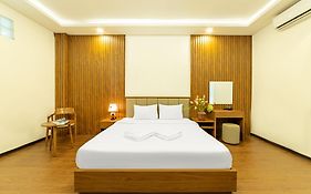 Peaceful Hotel